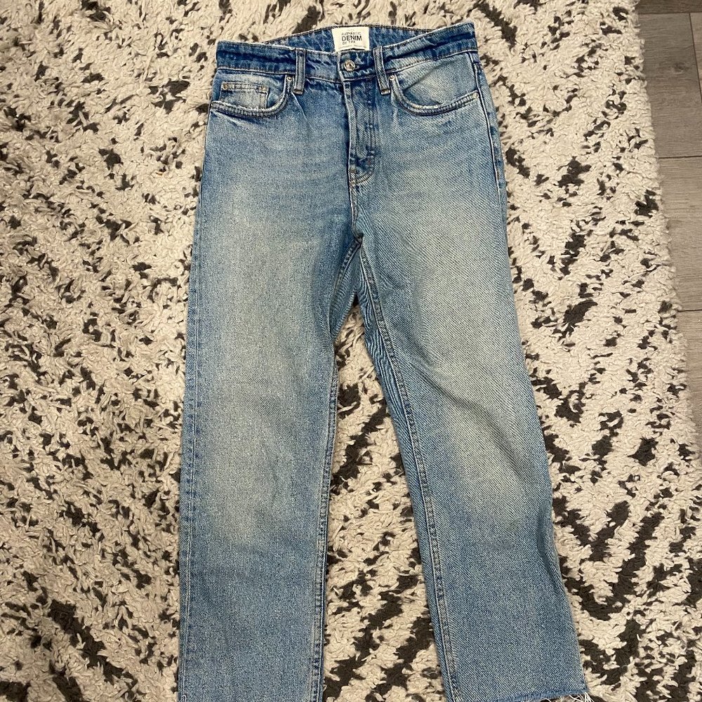 ZARA Light Wash Distressed Cropped Mid-Rise Straight-Leg Jeans